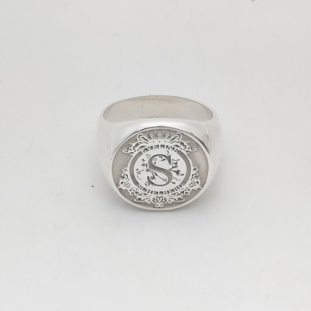 Custom Engraved 17mm Round Top - مراجعة Initial Ring Custom وسعره