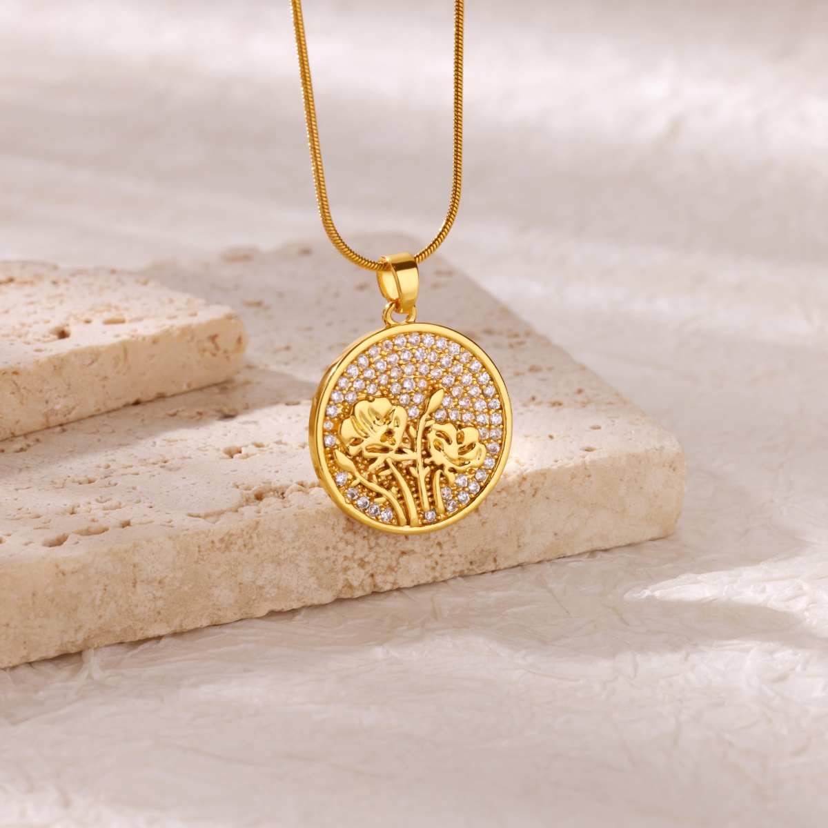 Zircon Flower Necklaces For Wo - مراجعة Birth Flower Necklace وسعره
