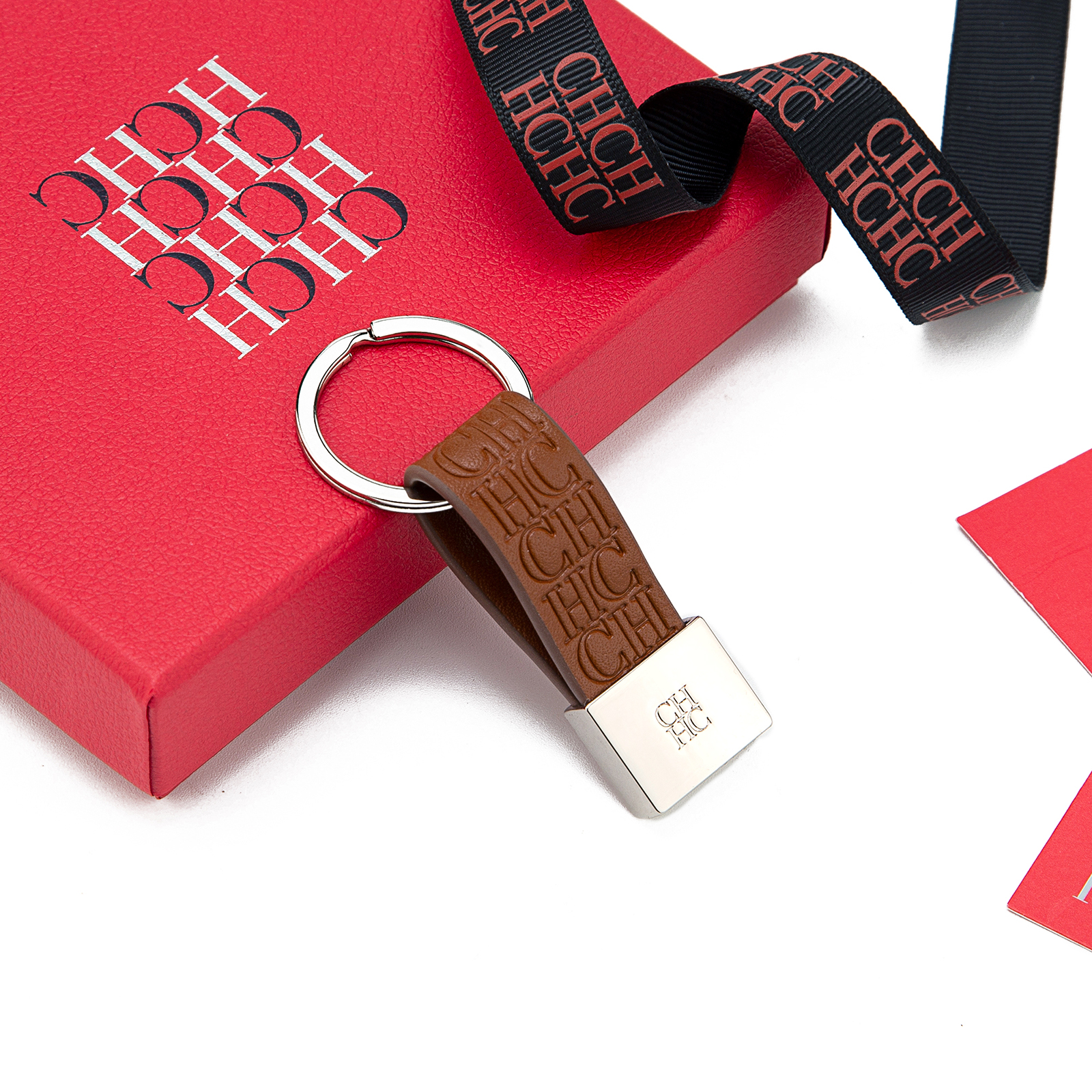 CH Embossed Monogram Leather K - مراجعة Monogram Keychain Leather وسعره