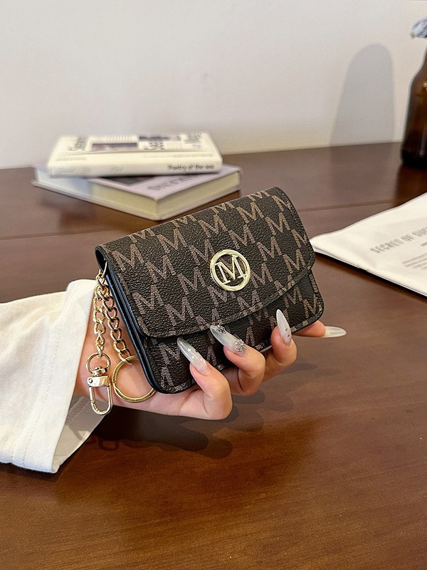 Retro Monogram Print Faux Leat - مراجعة Monogram Keychain Leather وسعره