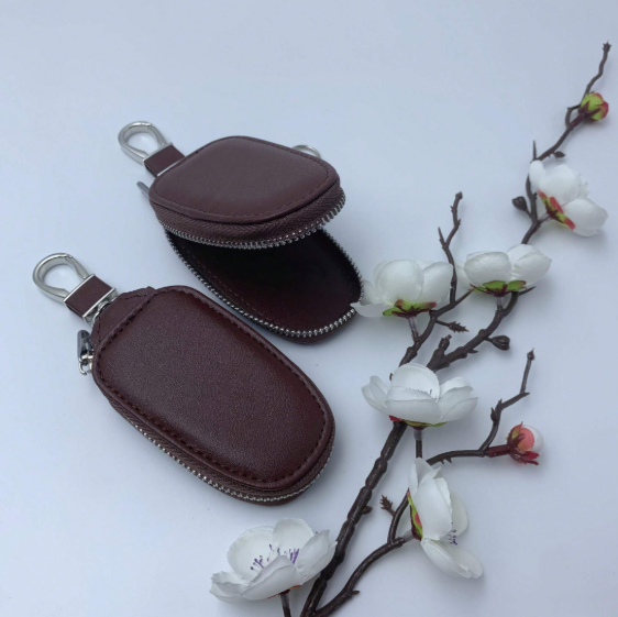 Monogram Print PU Leather Car  - مراجعة Monogram Keychain Leather وسعره