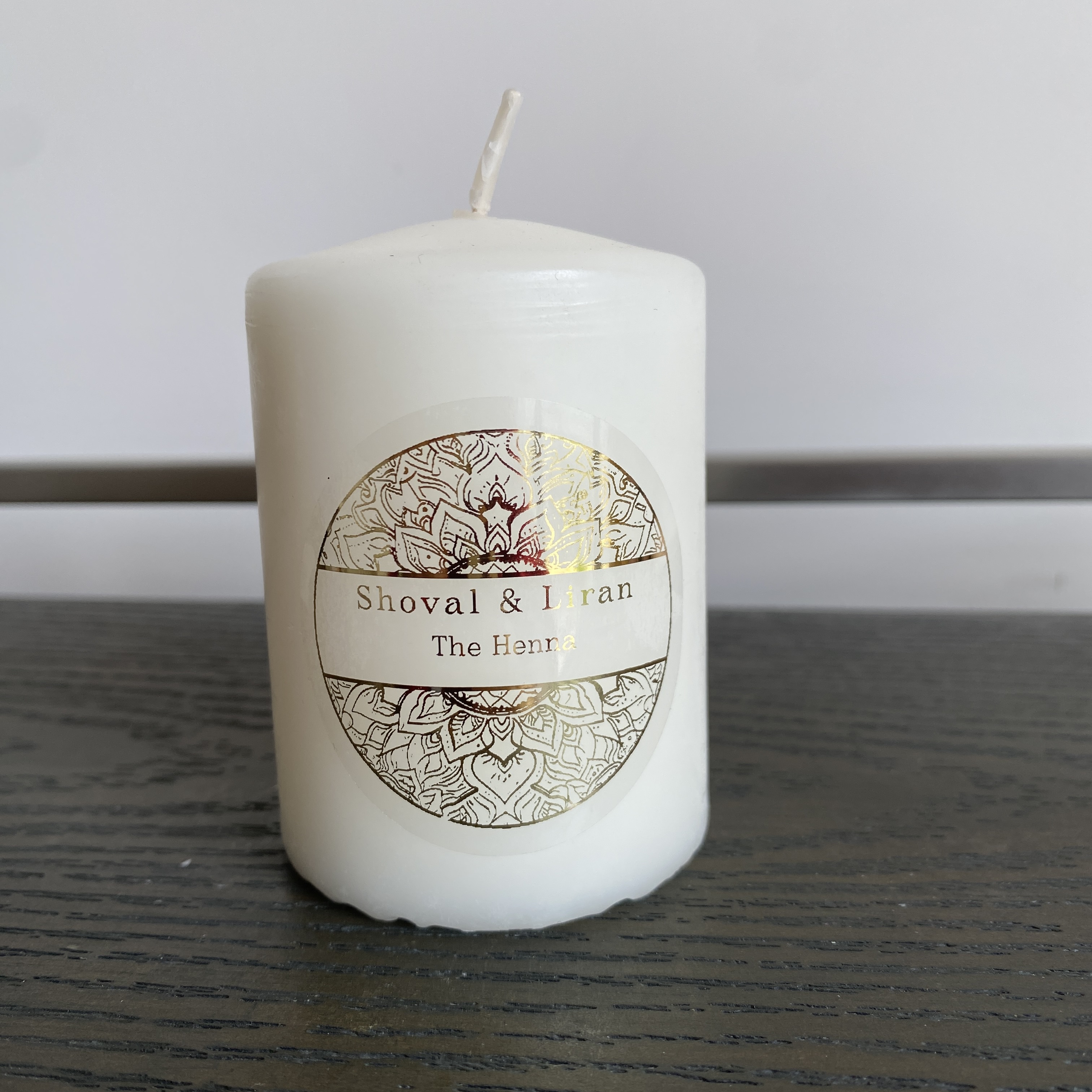 Custom henna day candle sticke - مراجعة Personalised Candle Label وسعره