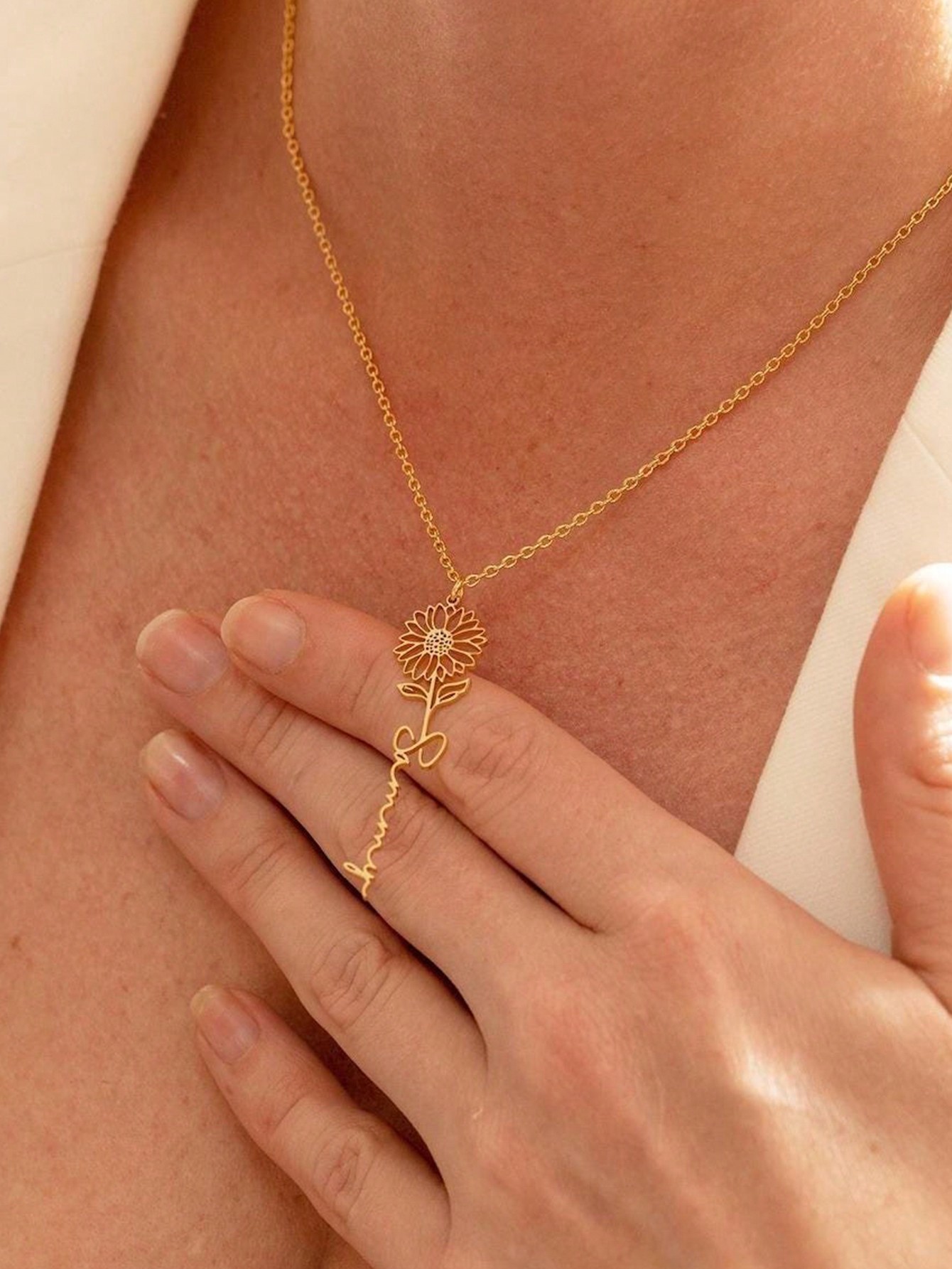 Custom 12Month Flower of Birth - مراجعة Birth Flower Necklace وسعره