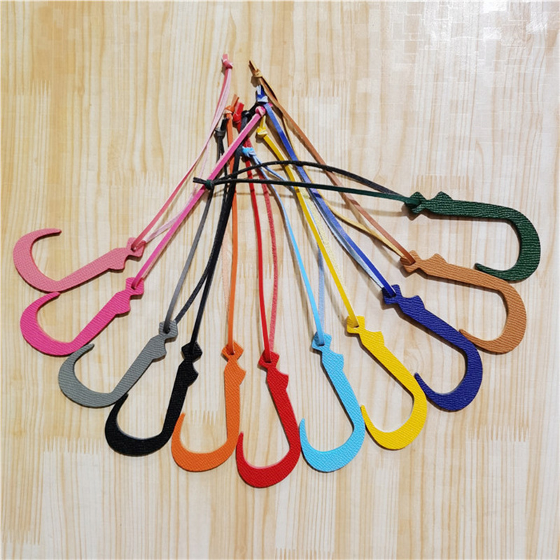 Natural Leather Keychain with  - مراجعة Monogram Keychain Leather وسعره