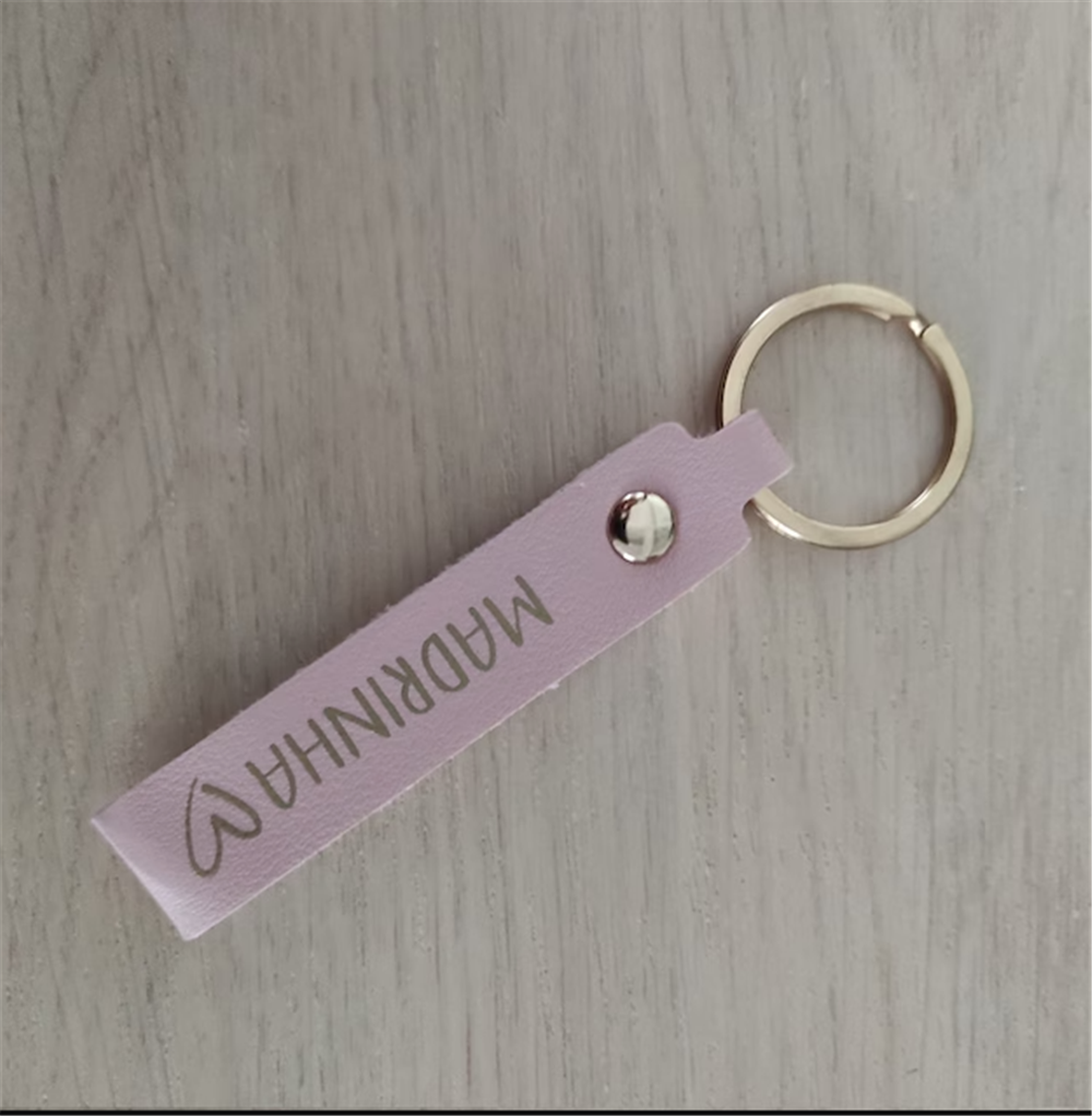 Personalized Leather Key Holde - مراجعة Monogram Keychain Leather وسعره
