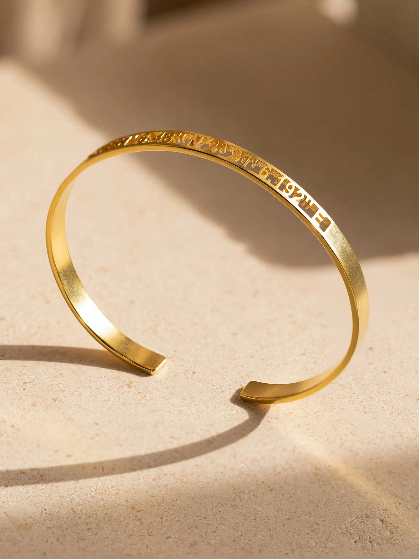 Custom Date Coordinate Roman N - مراجعة Coordinates Bracelet وسعره