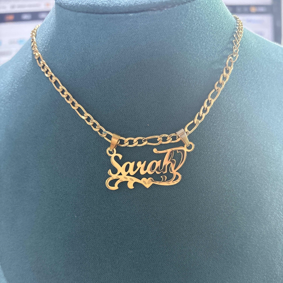 Custom Figaro Chain Heart Name - مراجعة Name Necklace Custom وسعره