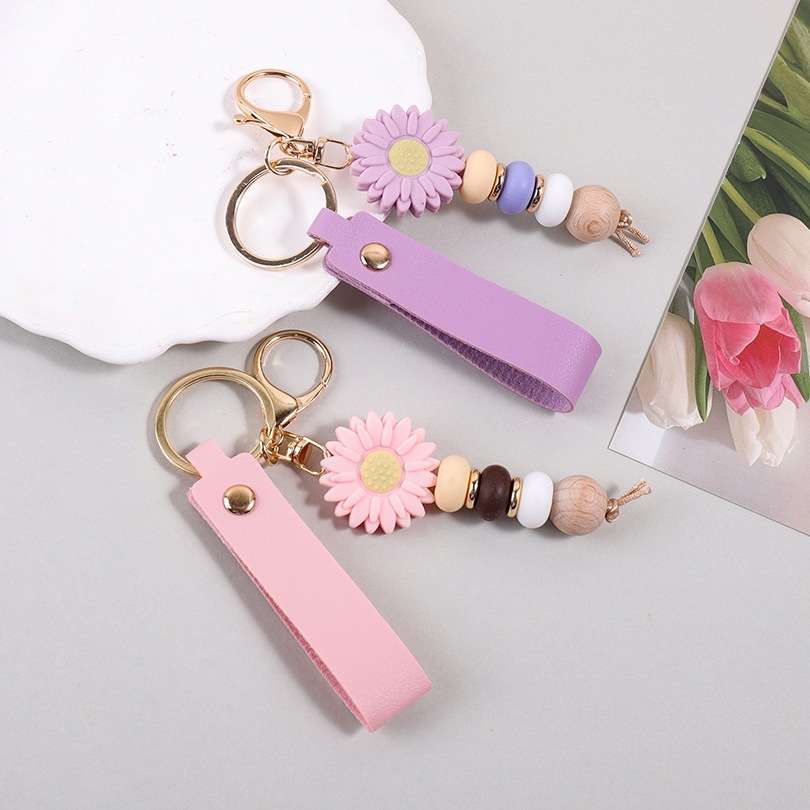 Daisy Pendant Custom Text Keyc - مراجعة Initial Ring Custom وسعره